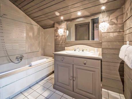 Chalet Etienne - Badezimmer @Rich Roberts