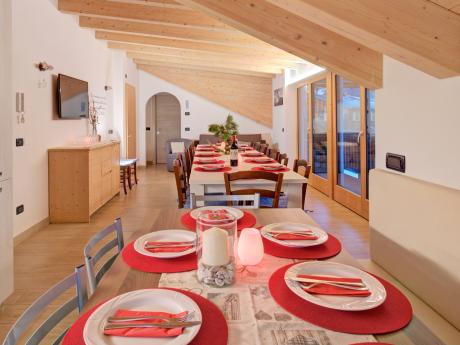 El Tobia Mountain Chalet - Essbereich