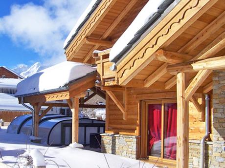 Chalet Loup Lodge