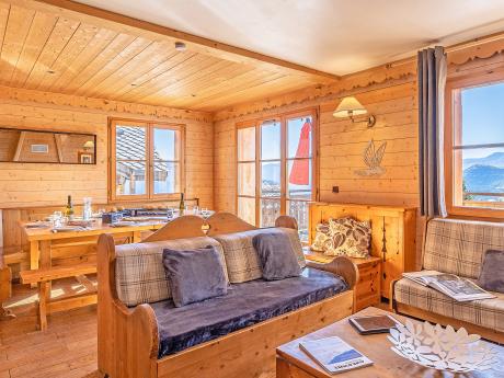 Chalet de l'Altiport P12 sup. - Essbereich   Wohnraum - @Art Prism