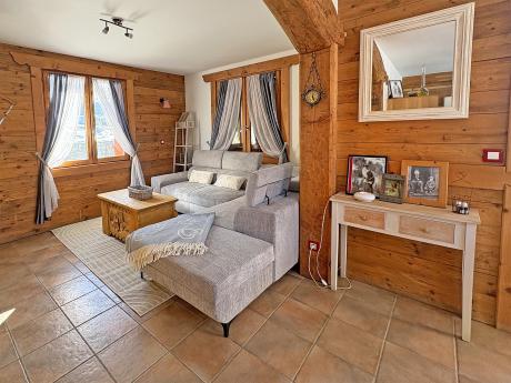 Chalet Le Rocher Valmorel - Wohnraum