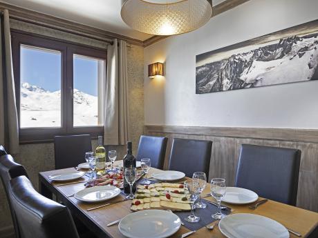 Chalet des Neiges - P12 - Essbereich - © Manu Reyboz